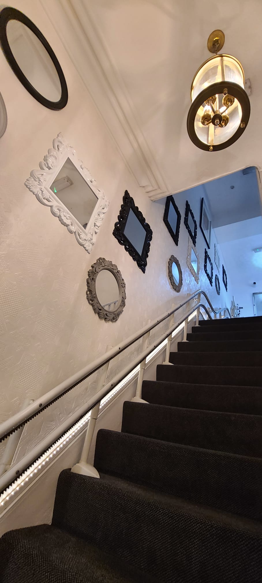 Vine House Stairs Image 12